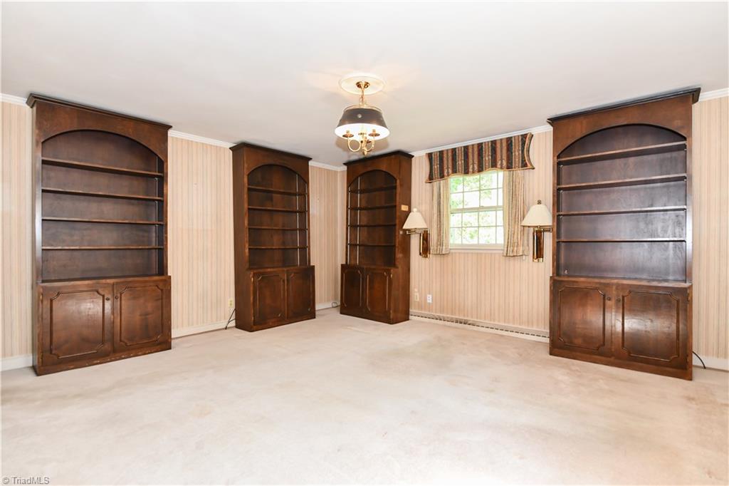 902 Dover Road Greensboro, NC 27408 - Photo 12 of 28 Gallery Image 12