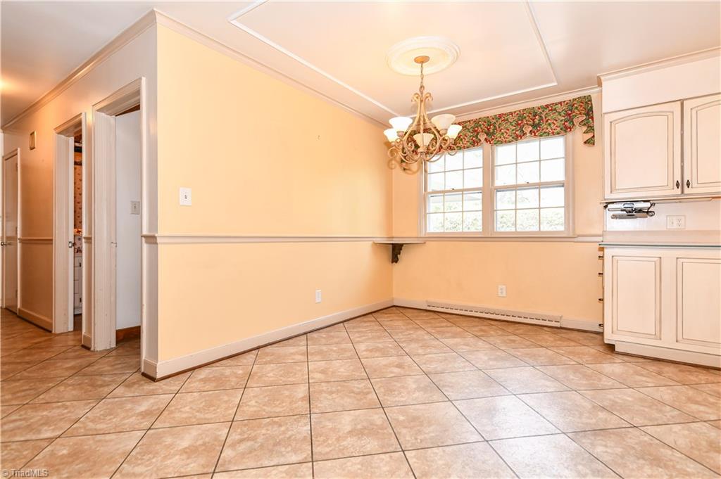 902 Dover Road Greensboro, NC 27408 - Photo 8 of 28 Gallery Image 8
