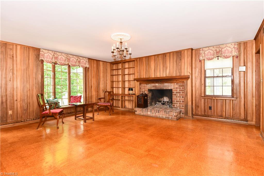 902 Dover Road Greensboro, NC 27408 - Photo 10 of 28 Gallery Image 10