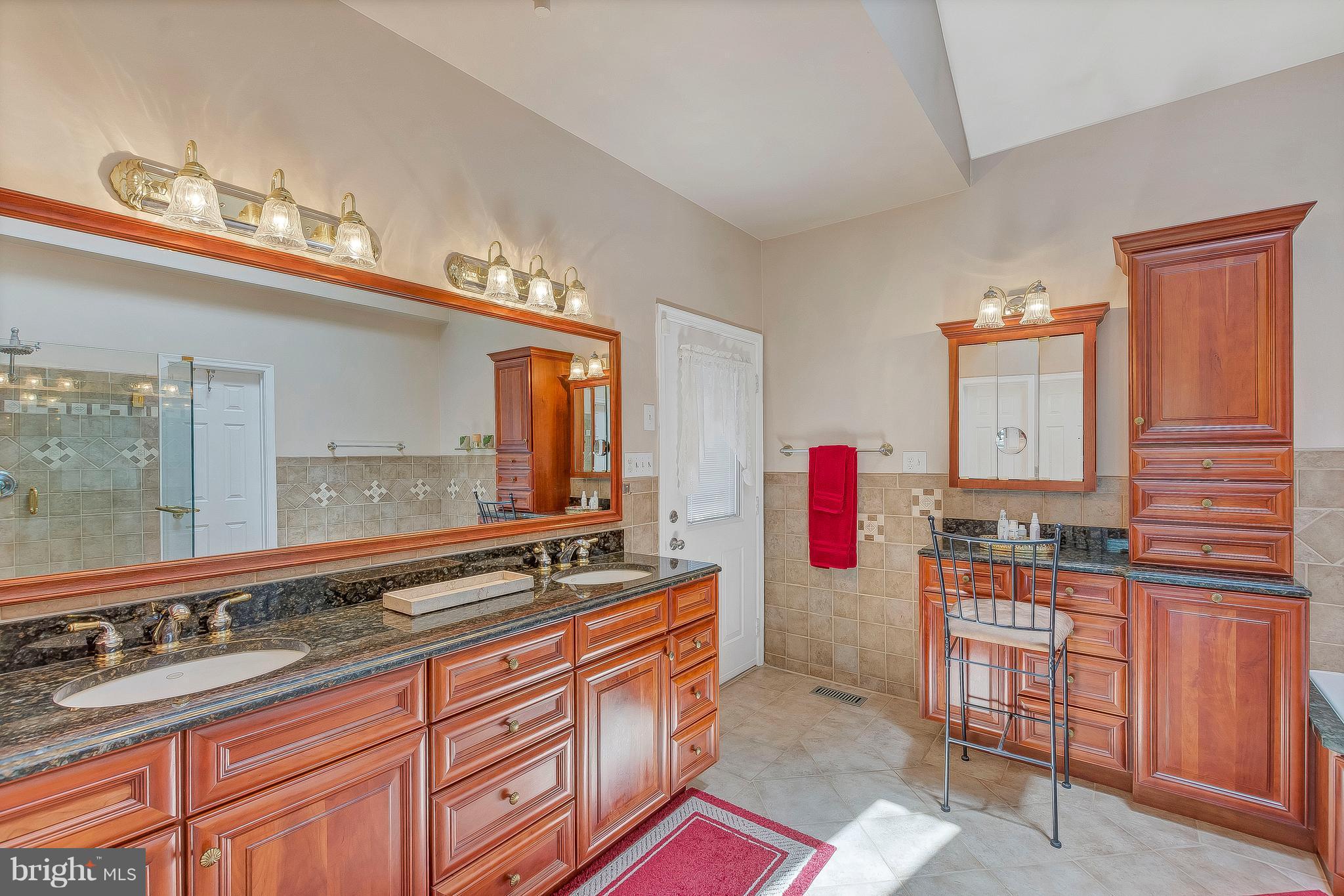 4802 Floral Park Road Brandywine, MD 20613 - Photo 21 of 30 Bath (Master)