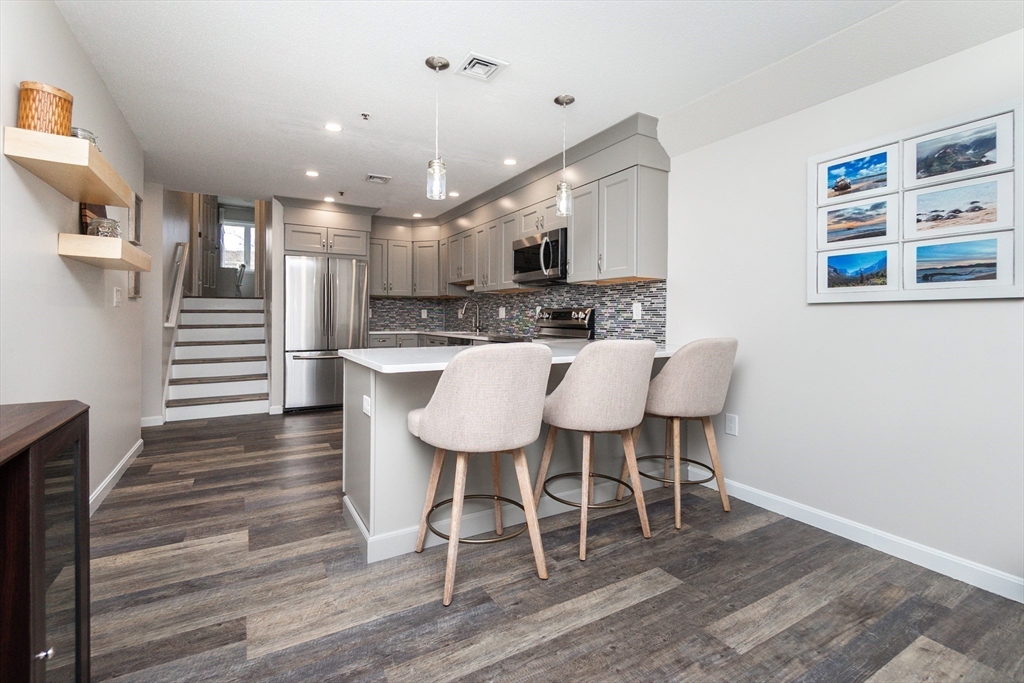 4 Duck Pond Road, Unit 203 Beverly, MA 01915 - Photo 11 of 40