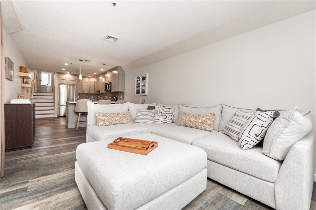 4 Duck Pond Road, Unit 203 Beverly, MA 01915 - Photo 13 of 40