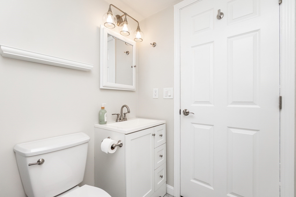 4 Duck Pond Road, Unit 203 Beverly, MA 01915 - Photo 25 of 40