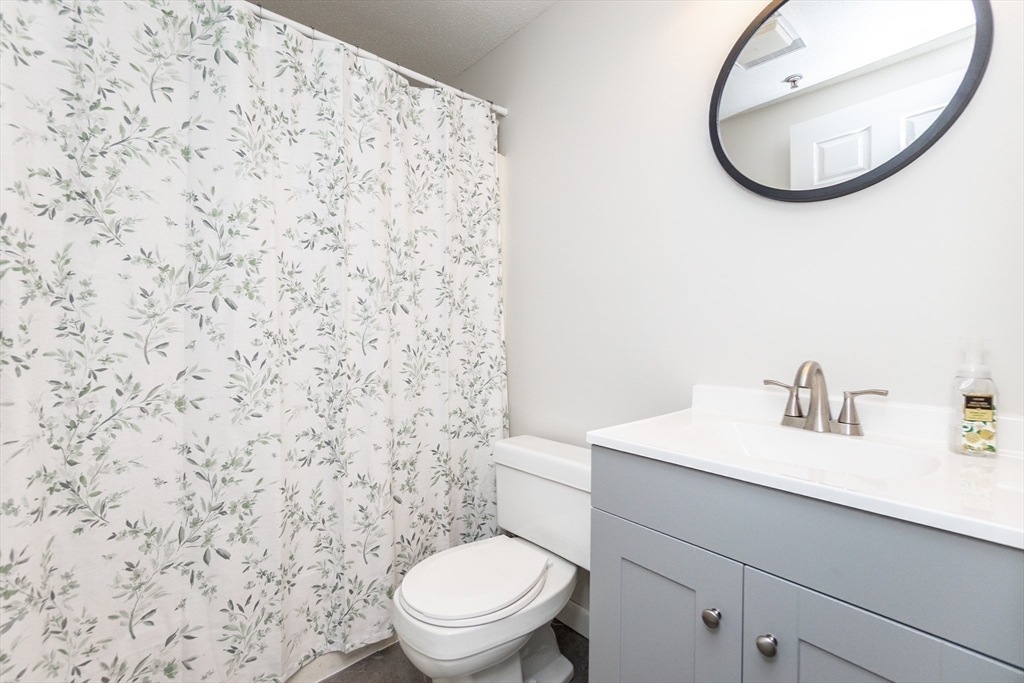 4 Duck Pond Road, Unit 203 Beverly, MA 01915 - Photo 31 of 40