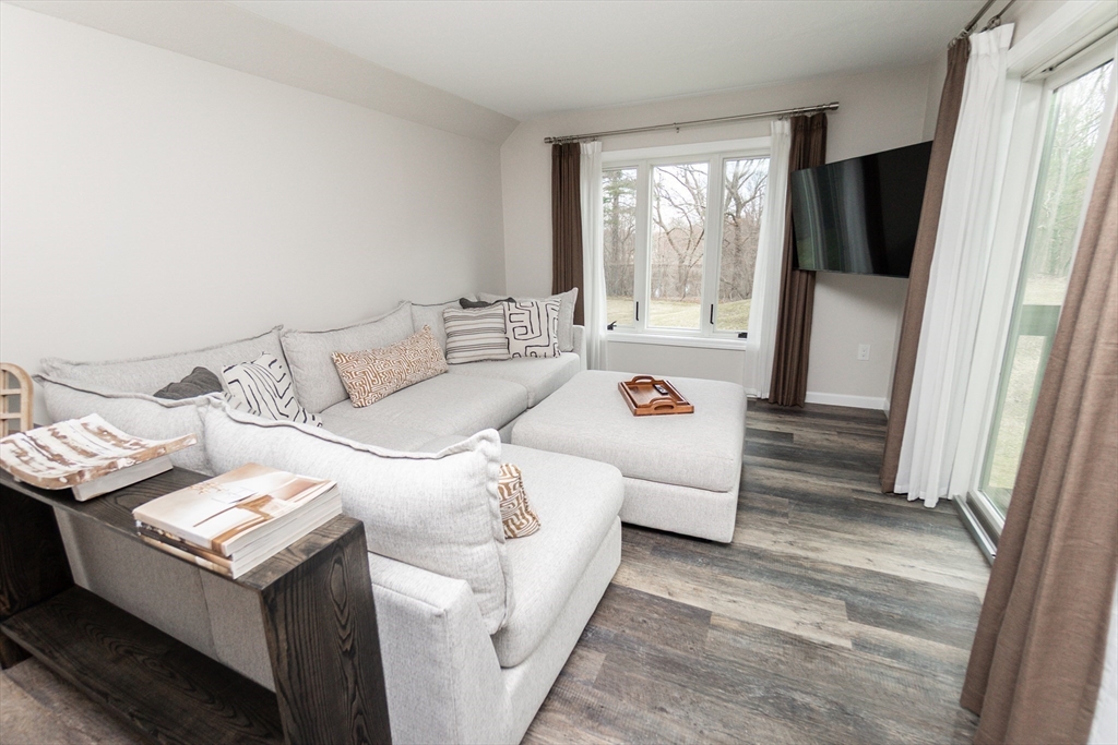 4 Duck Pond Road, Unit 203 Beverly, MA 01915 - Photo 5 of 40