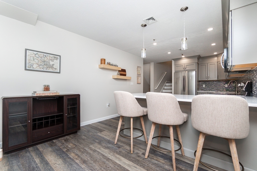 4 Duck Pond Road, Unit 203 Beverly, MA 01915 - Photo 10 of 40