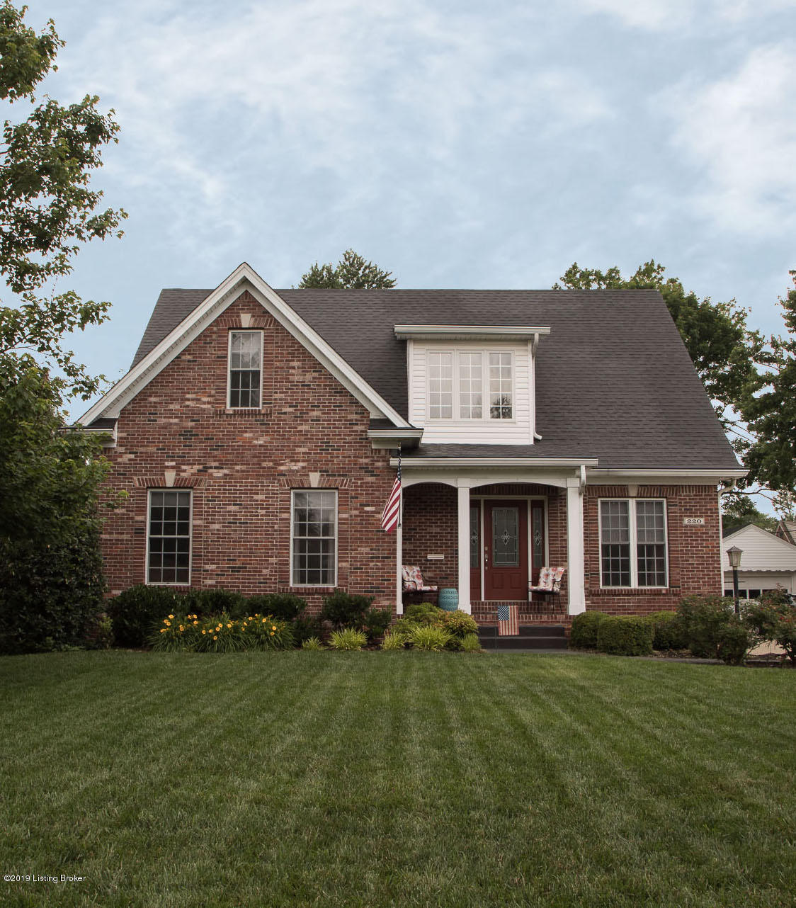 220 Ring Road Louisville, KY 40207 - Photo 2 of 109 220RindRoad001