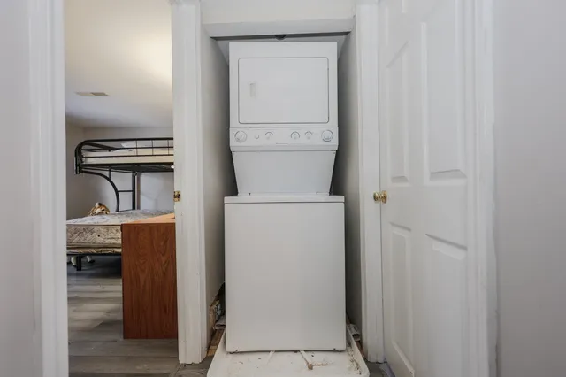 $1,600 | 12 Roosevelt Lane, Laconia, NH 03246