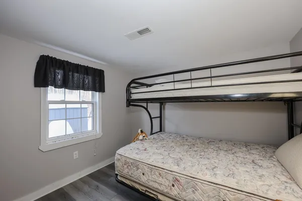 $1,600 | 12 Roosevelt Lane, Laconia, NH 03246