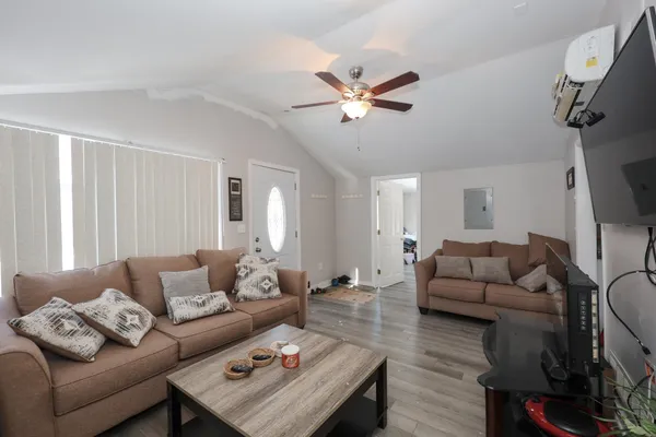 $1,600 | 12 Roosevelt Lane, Laconia, NH 03246