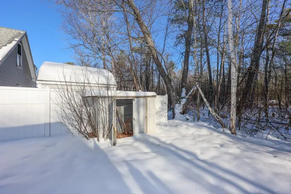 $1,600 | 12 Roosevelt Lane, Laconia, NH 03246