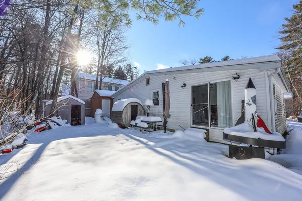 $1,600 | 12 Roosevelt Lane, Laconia, NH 03246