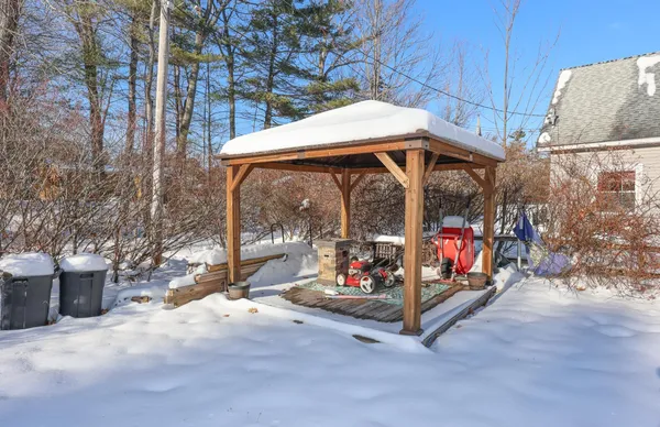 $1,600 | 12 Roosevelt Lane, Laconia, NH 03246