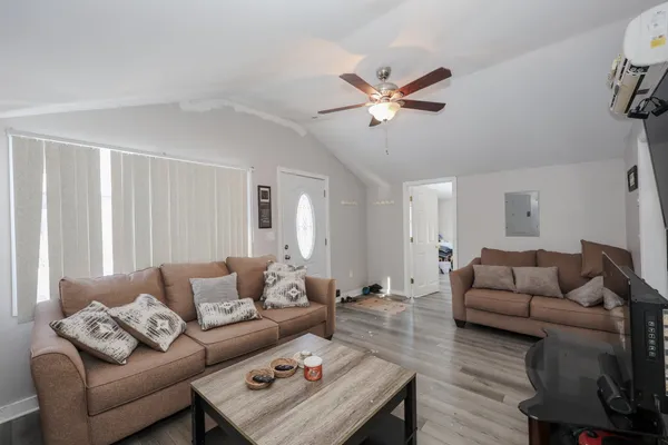 $1,600 | 12 Roosevelt Lane, Laconia, NH 03246