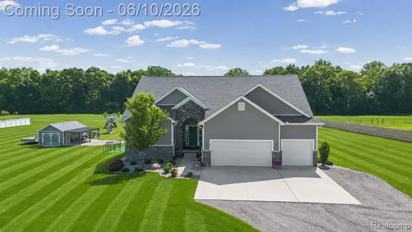 $485,000 | 751 Nelson William Drive, Ortonville, MI 48462