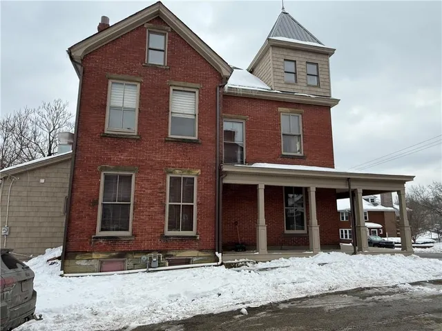 $204,000 | 205 East High Street, Waynesburg, PA 15370