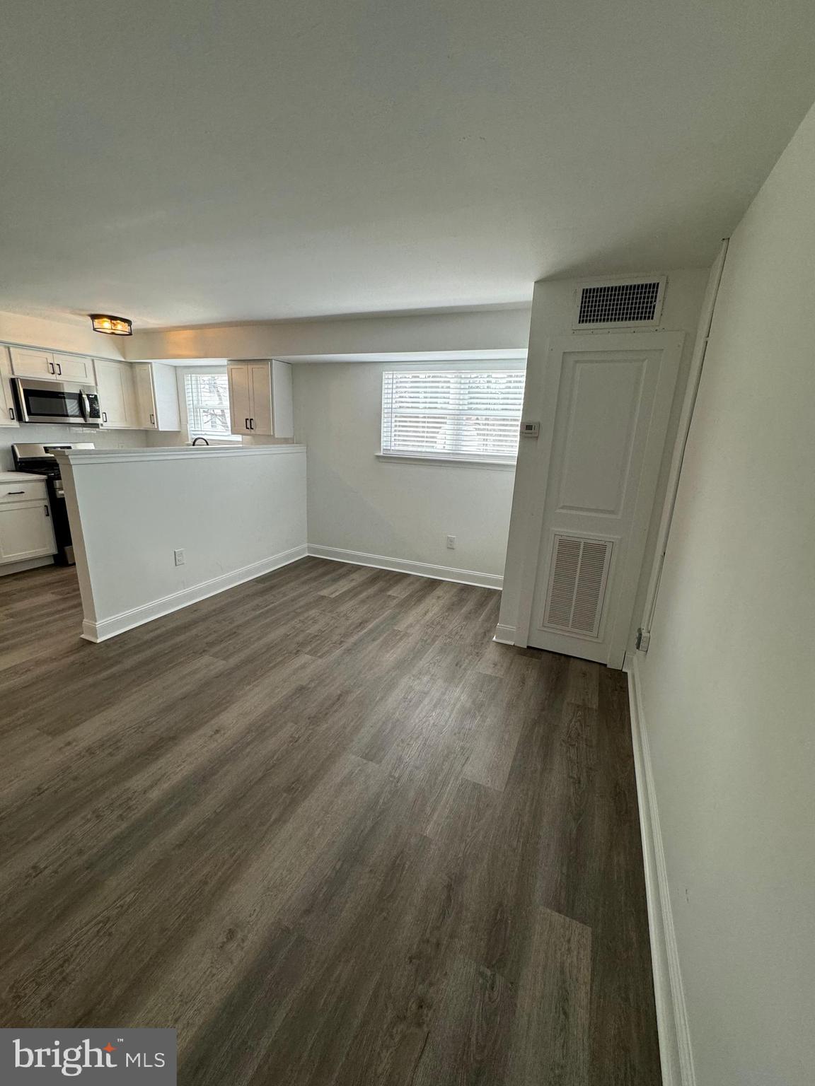 1841 Davisville Road, Unit B6 Willow Grove, PA 19090 - Photo 2 of 21 Living room
