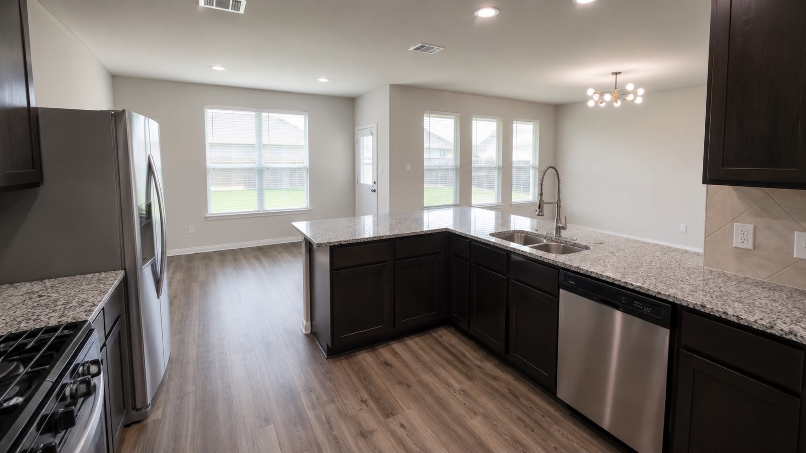 2835 Autumn Mist Lane Conroe, TX 77304 - Photo 9 of 36 Kitchen