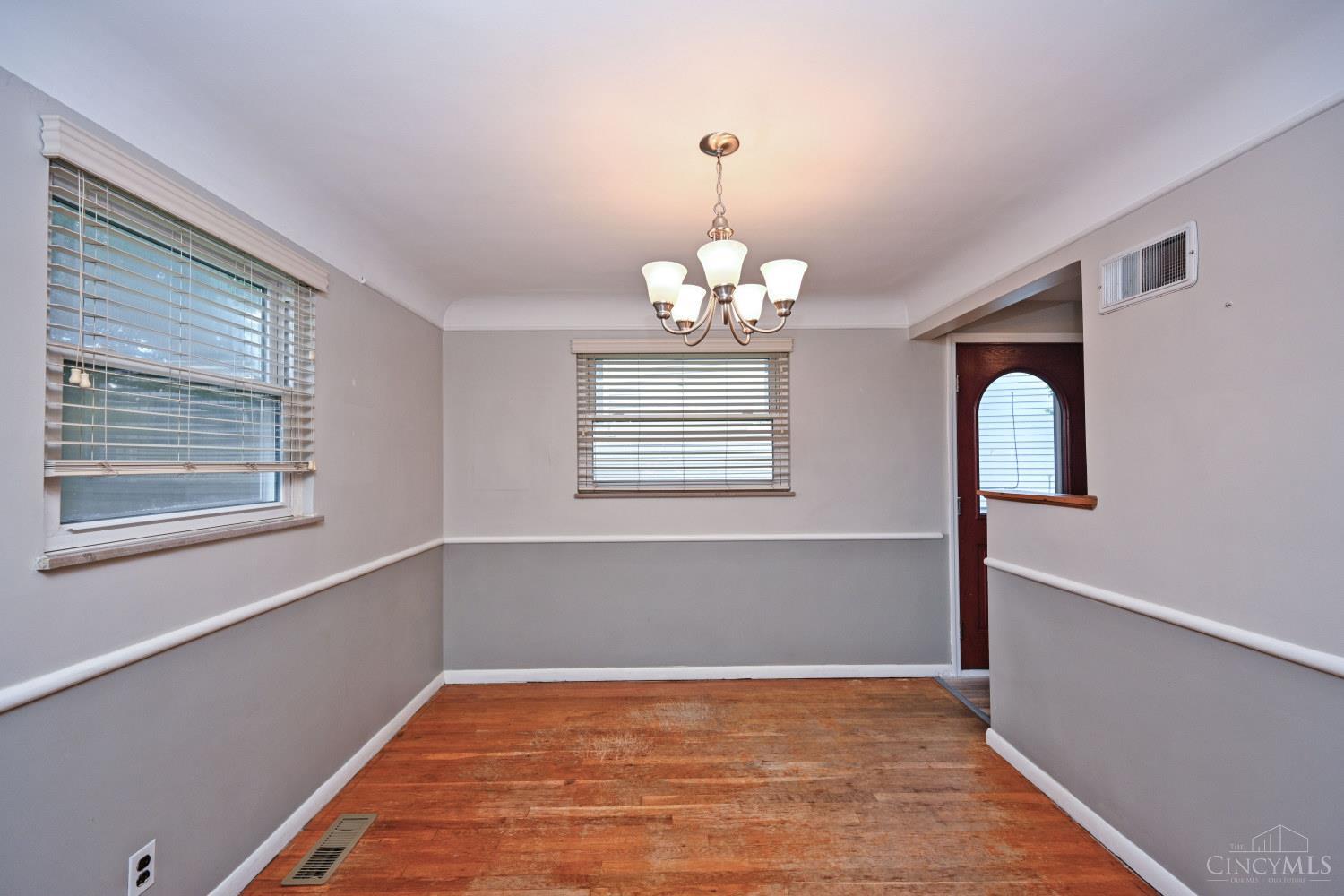 4176 Kugler Mill Road Cincinnati, OH 45236 - Photo 14 of 38