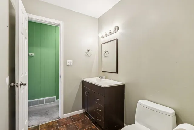 $189,999 | 1620 North Lotus Drive, Round Lake Beach, IL 60073