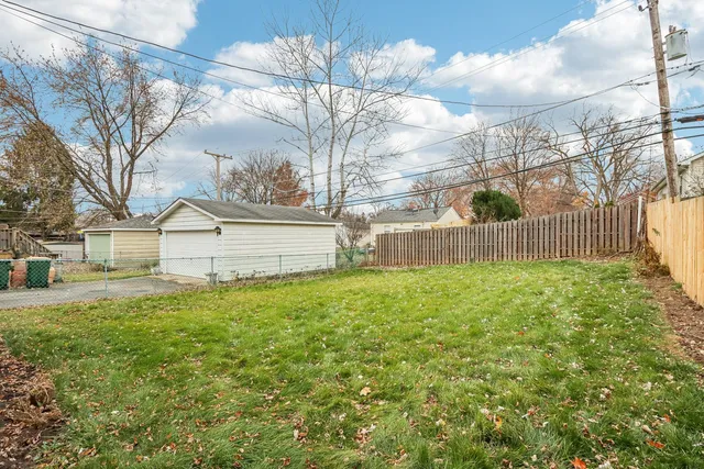 $189,999 | 1620 North Lotus Drive, Round Lake Beach, IL 60073