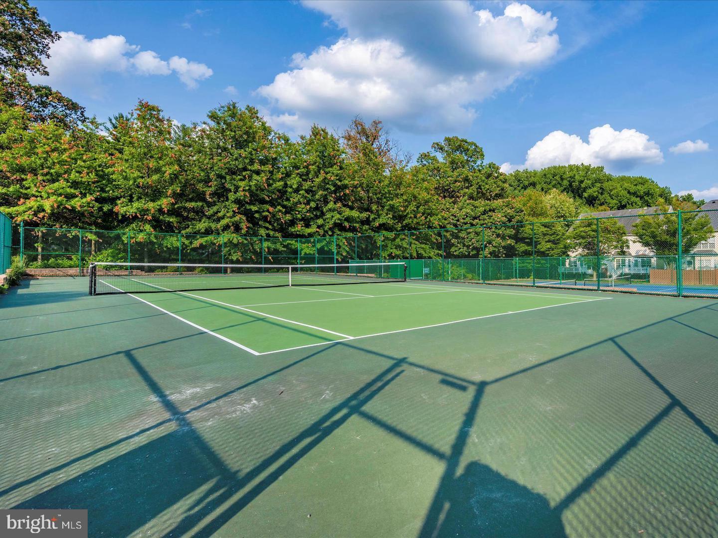 913 Highland Ridge Avenue Gaithersburg, MD 20878 - Photo 31 of 38 a view of a tennis court