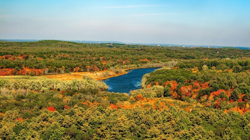 267 Carlisle Road Bedford, MA 01730 - Photo 30 of 32 a view of an ocean and beach