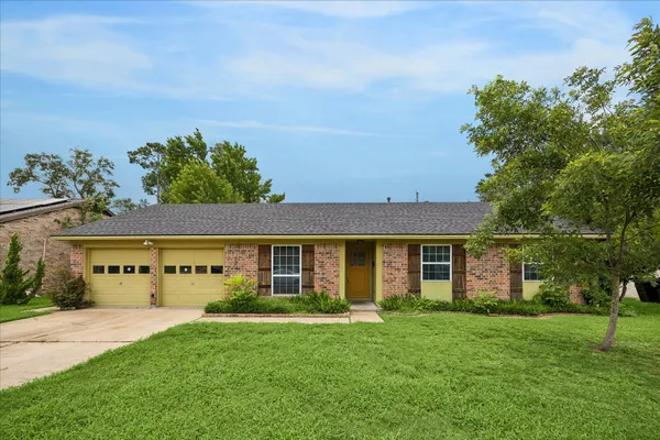 $409,000 | 9242 Blankenship Drive, Houston, TX 77080