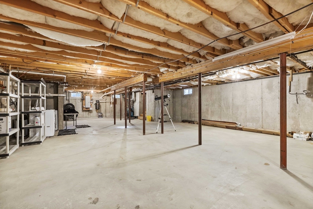460 High Street Rochester, MA 02770 - Photo 24 of 31 a view of empty room with wooden floor