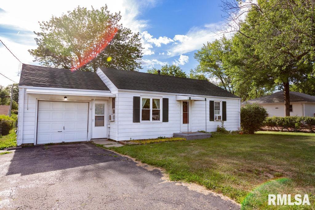 115 Esser Street Washington, IL 61571 - Photo 4 of 26 Gallery Image 4