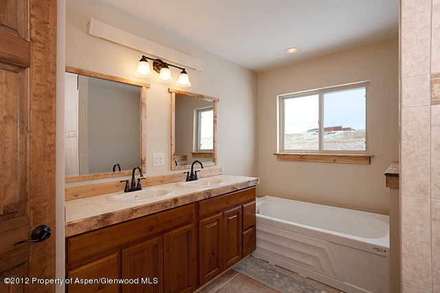 985 Dry Creek Road Hayden, CO 81639 - Photo 17 of 27 985_Dry_Creek_Bath_Up2