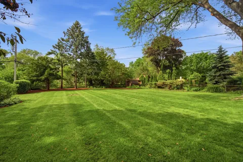 $750,000 | 3 West Berkshire Lane, Mount Prospect, IL 60056