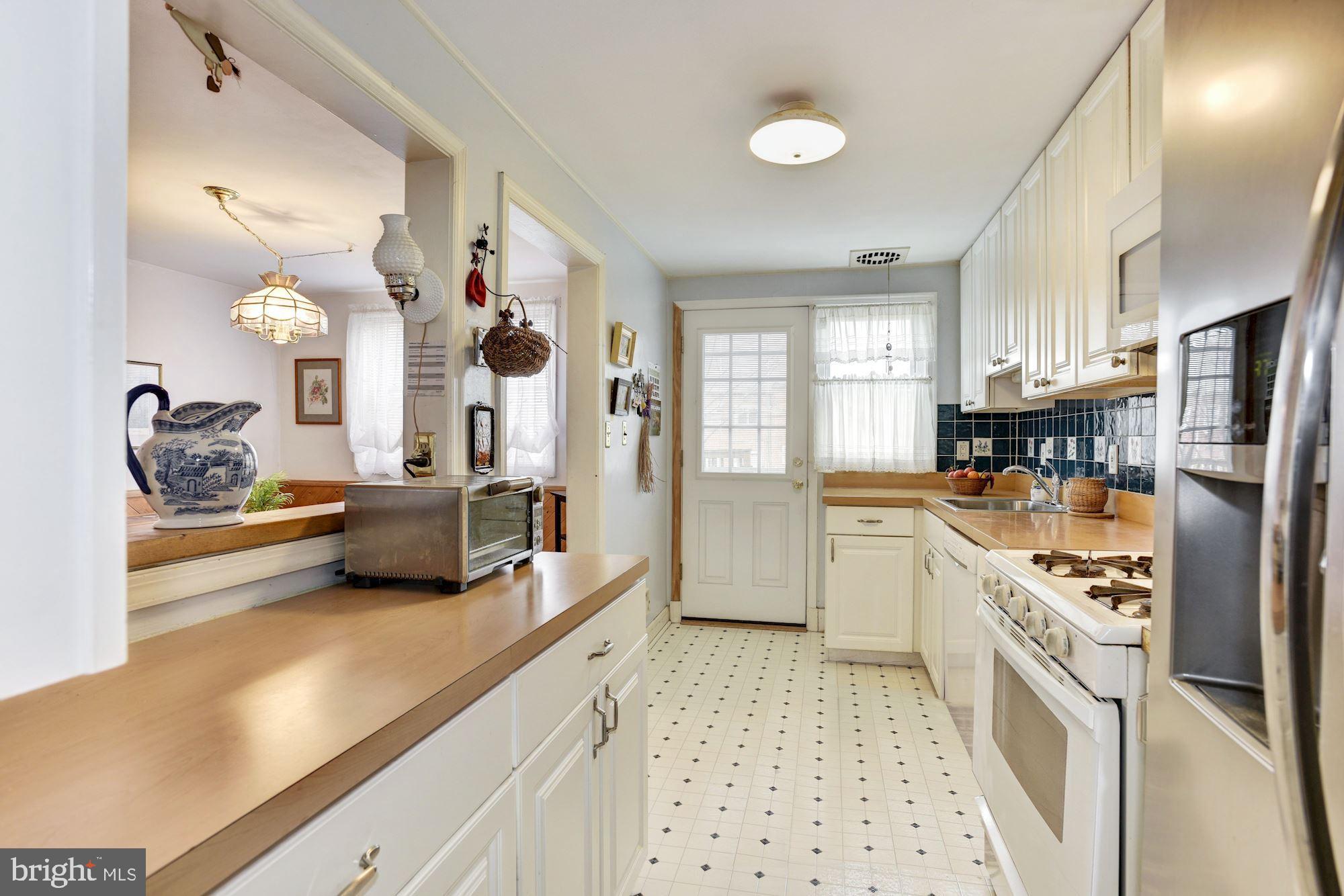 1118 Halstead Road Baltimore, MD 21234 - Photo 15 of 19 Kitchen