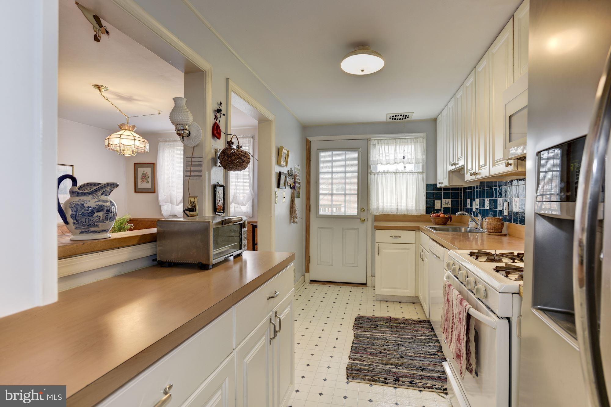 1118 Halstead Road Baltimore, MD 21234 - Photo 8 of 19 Kitchen