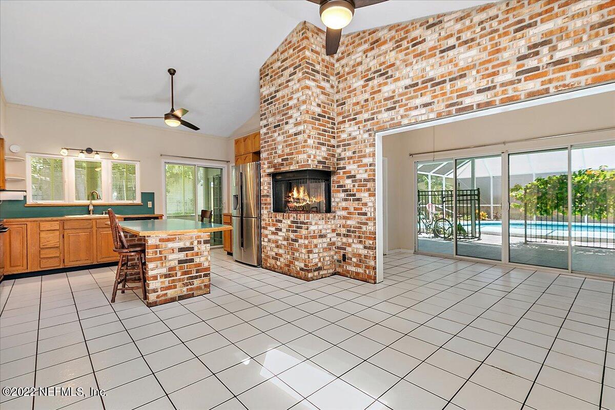 5261 Ridgecrest Avenue Jacksonville, FL 32207 - Photo 8 of 30 Kitchen & Dining