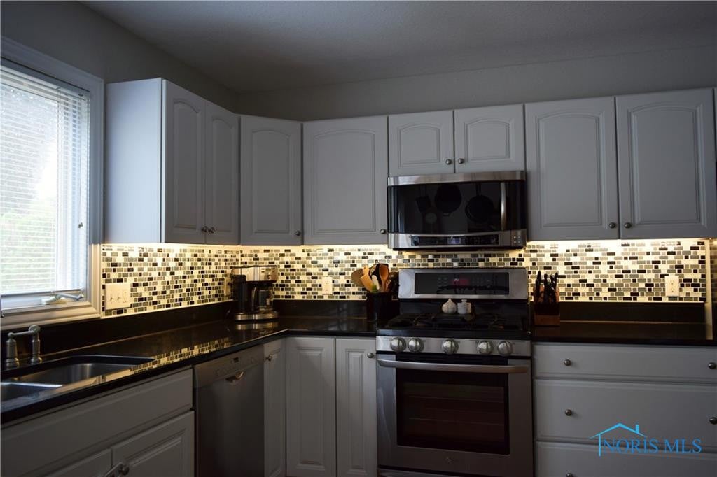 2126 Old Mill Road Toledo, OH 43615 - Photo 12 of 36 Gallery Image 12