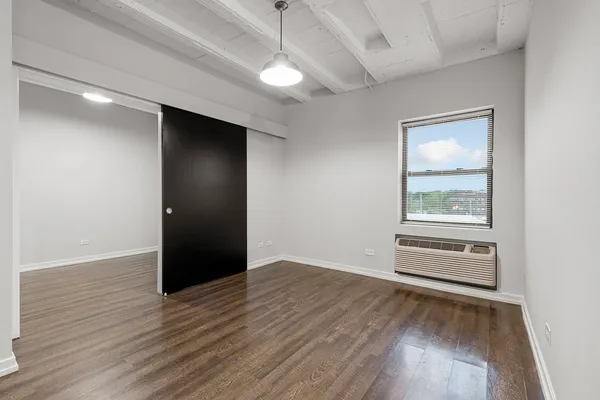 $1,795 | 5718 North Winthrop Avenue, Unit 201, Chicago, IL 60660