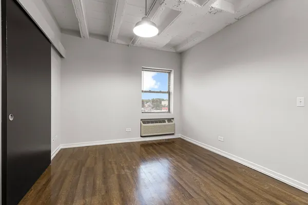 $1,795 | 5718 North Winthrop Avenue, Unit 201, Chicago, IL 60660