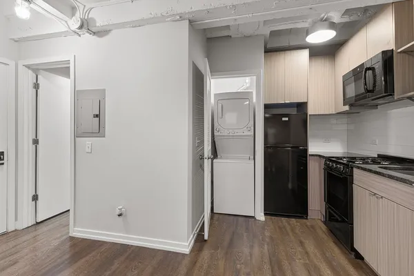 $1,795 | 5718 North Winthrop Avenue, Unit 201, Chicago, IL 60660