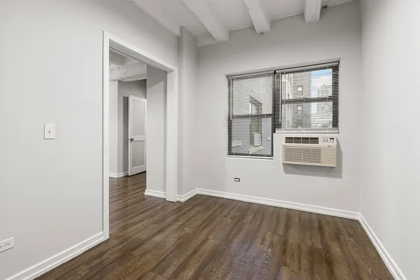 $1,795 | 5718 North Winthrop Avenue, Unit 201, Chicago, IL 60660