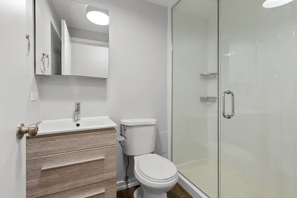 $1,795 | 5718 North Winthrop Avenue, Unit 201, Chicago, IL 60660