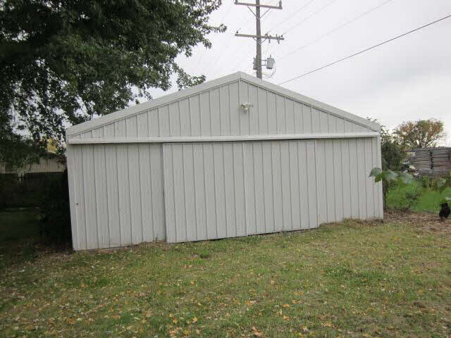 2000 Lakeside Road Erie, MI 48133 - Photo 5 of 14 20394460-4.JPG