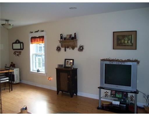 88 Russell Road Skowhegan, ME 04976 - Photo 11 of 24 Living Room.