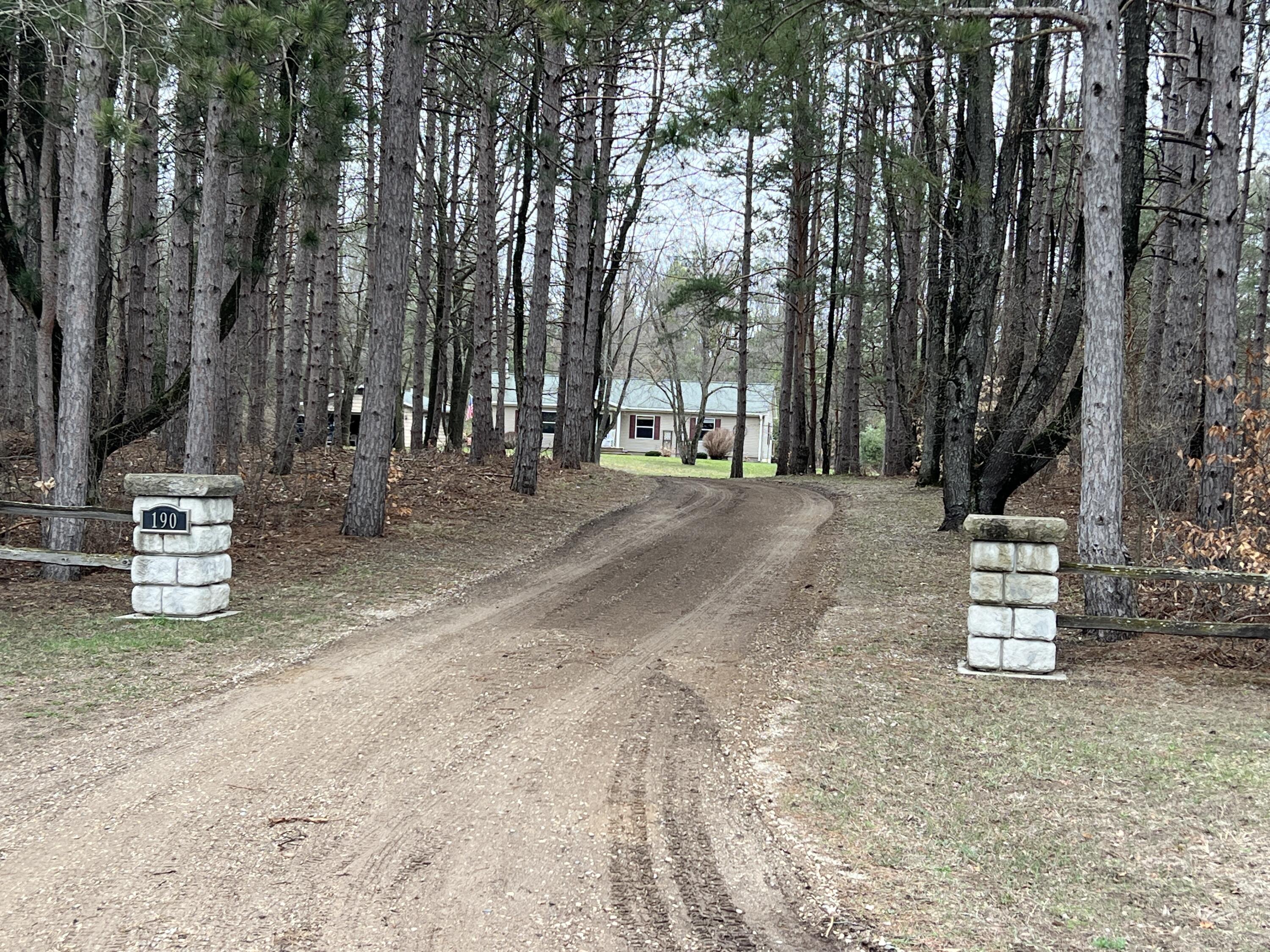 190 West Treml Road Free Soil, MI 49411 - Photo 4 of 52 IMG_8601