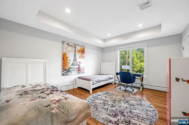 $1,349,000 | 275 14th Street, Unit B, Palisades Park, NJ 07650