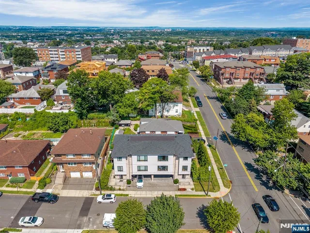 $1,349,000 | 275 14th Street, Unit B, Palisades Park, NJ 07650