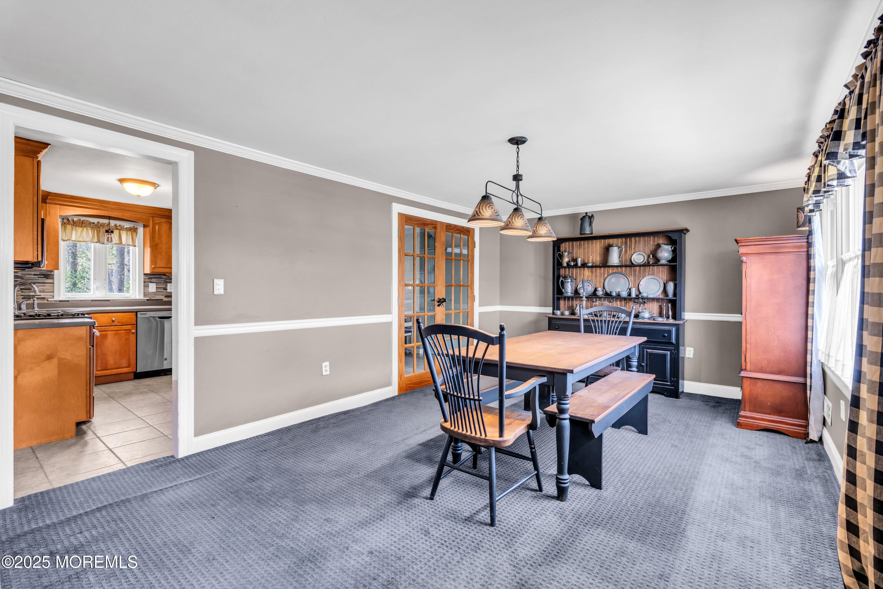 606 E Road Middletown, NJ 07748 - Photo 6 of 28 a dining room with furniture and window
