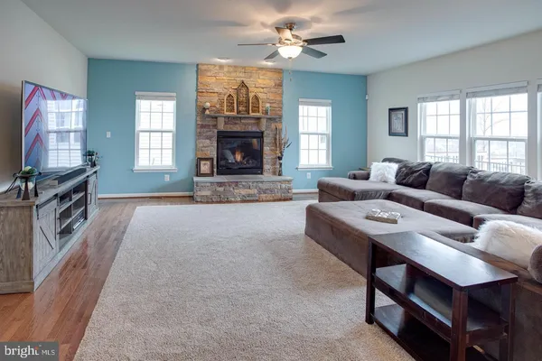 $4,730 | 25833 Racing Sun Drive, Aldie, VA 20105