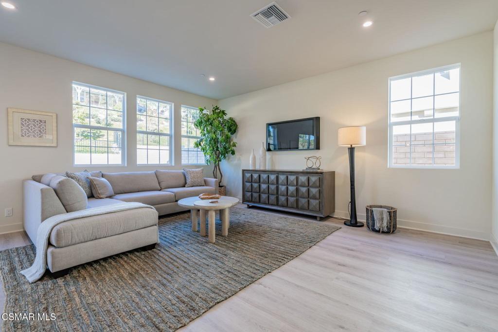 4679 Summit Avenue Simi Valley, CA 93063 - Photo 19 of 62