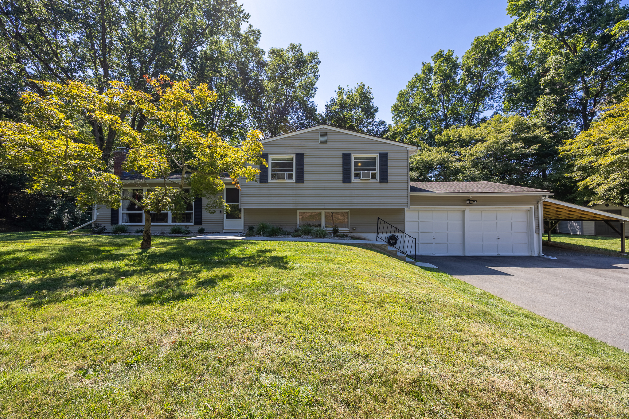 11 Riverside Drive Meriden, CT 06451 - Photo 1 of 1 Gallery Image 1